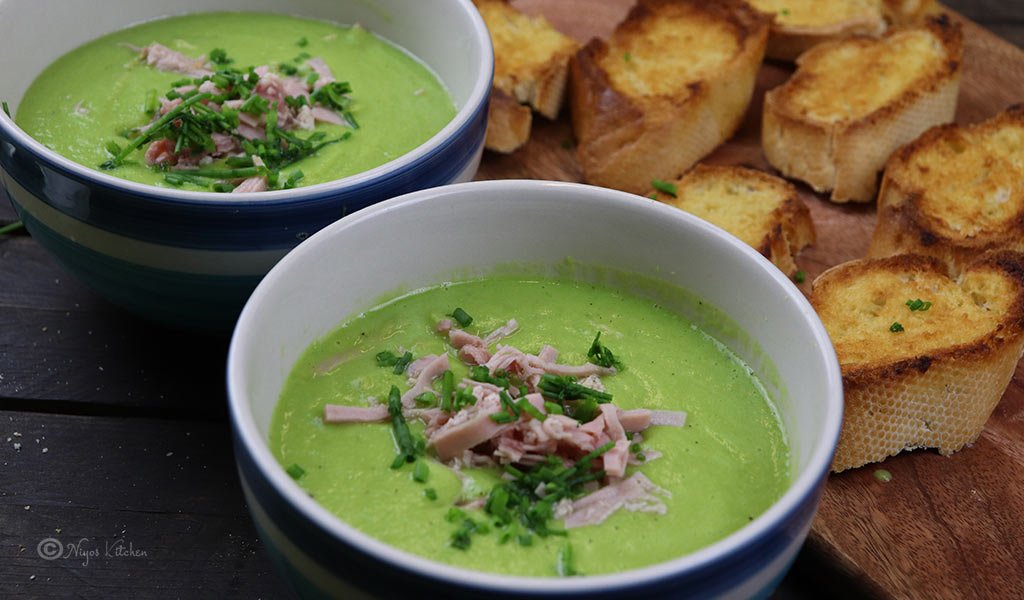 pea-and-ham-soup-with baguette